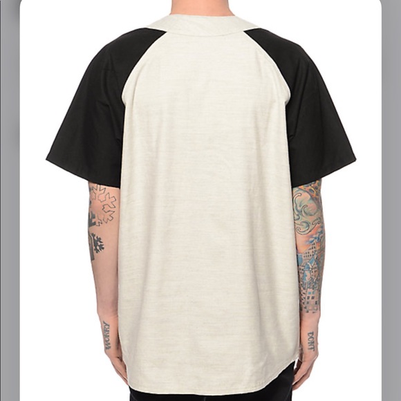 25% OFF BUNDLES Dravus baseball shirt - Picture 4 of 7